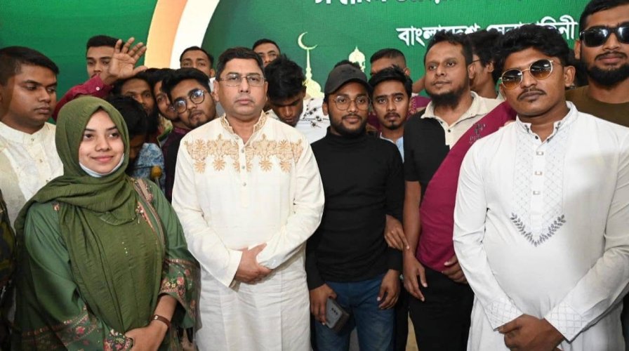 জুলাই গণঅভ্যুত্থানে আহত ছাত্র-ছাত্রীদের সম্মানে বাংলাদেশ সেনাবাহিনীর ইফতার