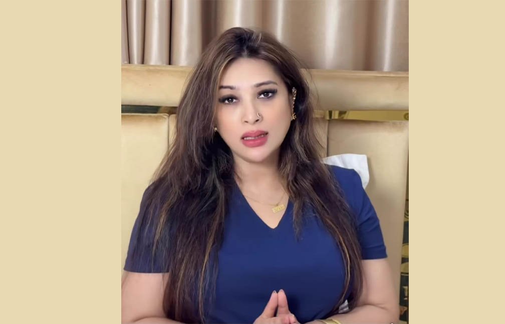 নারীর বন্ধু হয় কি ?   -  ডাঃ সাবরিনা