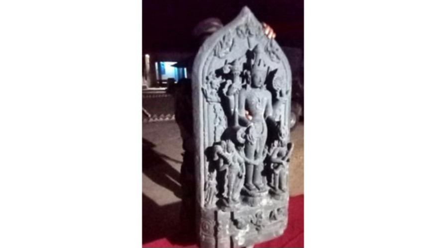 নওগাঁর পোরশায় দেউলিয়া নামক স্থান থেকে ৭৬ কেজি ওজনের একটি কষ্টি পাথরের মূর্তি উদ্ধার করেছে ১৬বিজিবি’র একটি বিশেষ টহল দল।