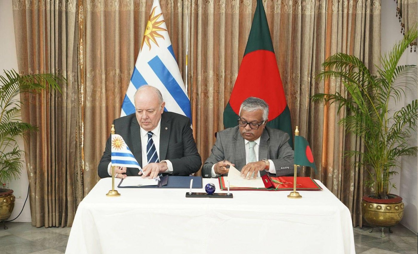 বাংলাদেশ এবং উরুগুয়ের মধ্যে প্রথমবারের মতো দ্বিপাক্ষিক পরামর্শ অনুষ্ঠিত হয়েছে।