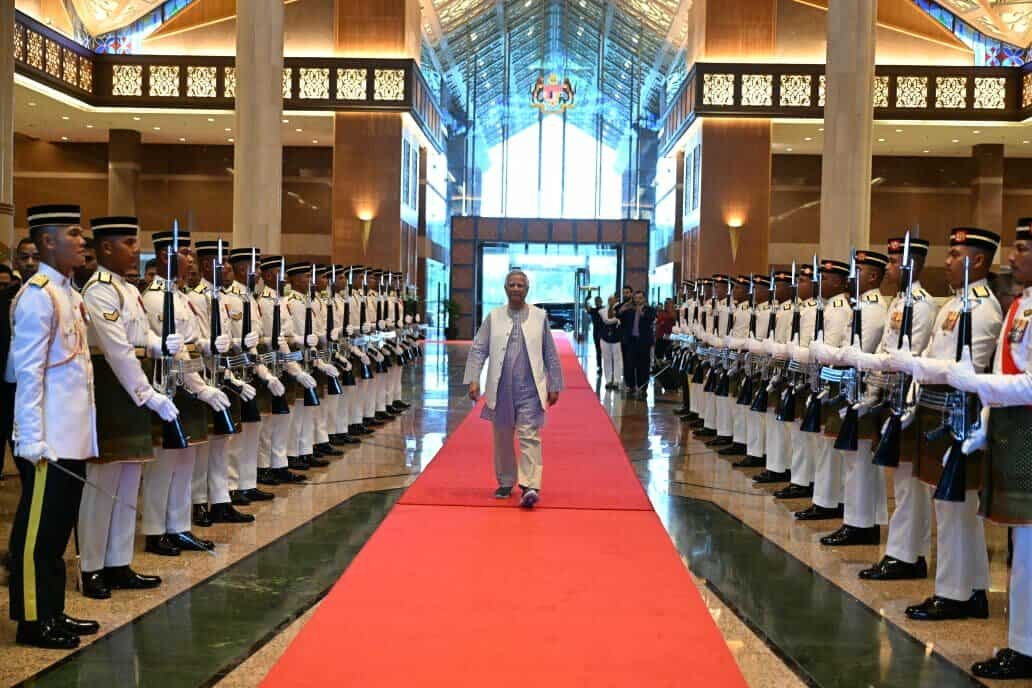 প্রধান উপদেষ্টা কুয়ালালামপুর ত্যাগ করেছেন