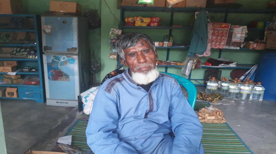 শ্রীনগরে মুদি দোকানে প্রতারকের ঠকবাজি, উধাও ব্যবসায়ীর মোবাইল