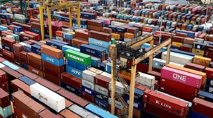 চট্টগ্রাম বন্দরে কন্টেইনার জট বাড়ছে