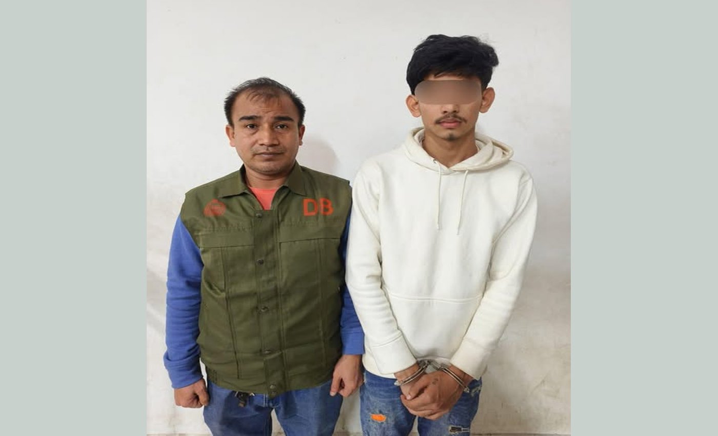 ইমু–ফেসবুকের মাধ্যমে ব্ল্যাকমেইল: ৬ লাখ টাকা চাঁদা দাবিতে কুমিল্লার যুবক গ্রেফতার