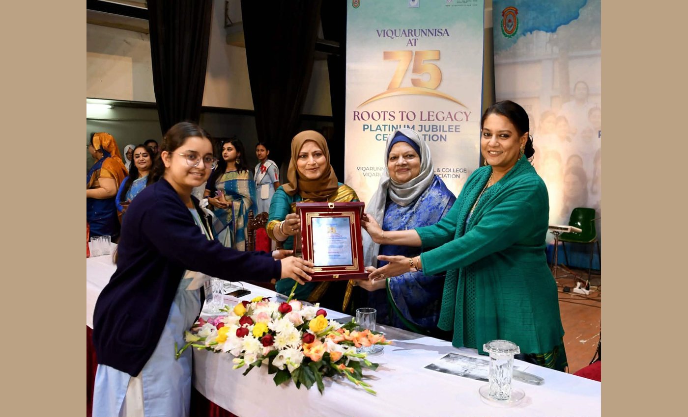 নিজের স্বার্থের উর্ধ্বে উঠে দেশের কথা ভাবতে হবে - তথ্য ও সম্প্রচার উপদেষ্টা