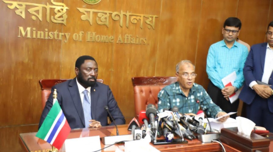 গাম্বিয়ার সঙ্গে ভিসা অব্যাহতি চুক্তি দ্বিপাক্ষিক সম্পর্ককে আরো গভীরতর করবে- স্বরাষ্ট্র উপদেষ্টা