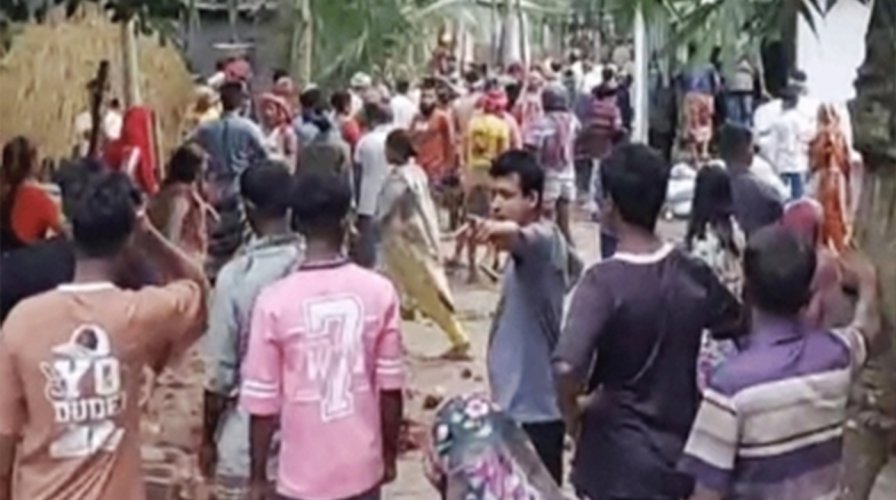 ফরিদপুরে পুরোনো বিরোধকে কেন্দ্র করে দুই পক্ষের সংঘর্ষে আহত ১২ জন