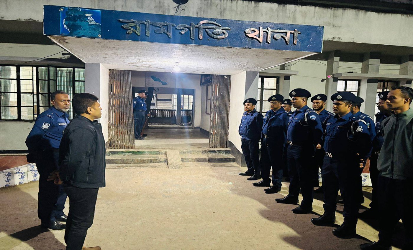 নবাগত পুলিশ সুপার রামগতি থানা পরিদর্শনে
