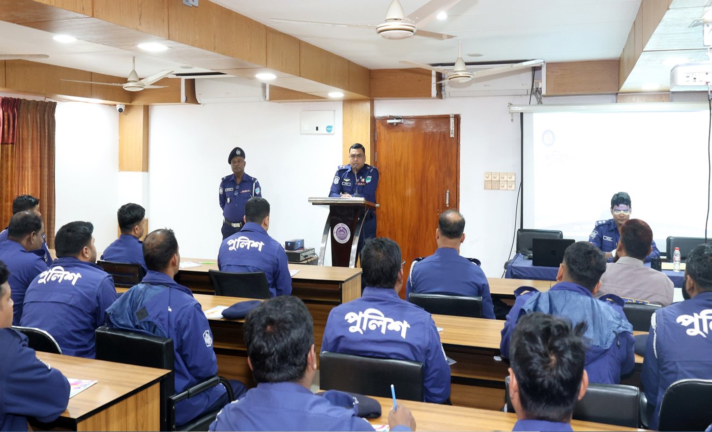 ঝিনাইদহে নির্বাচনী দায়িত্ব সম্পর্কিত পুলিশ প্রশিক্ষণ অনুষ্ঠিত