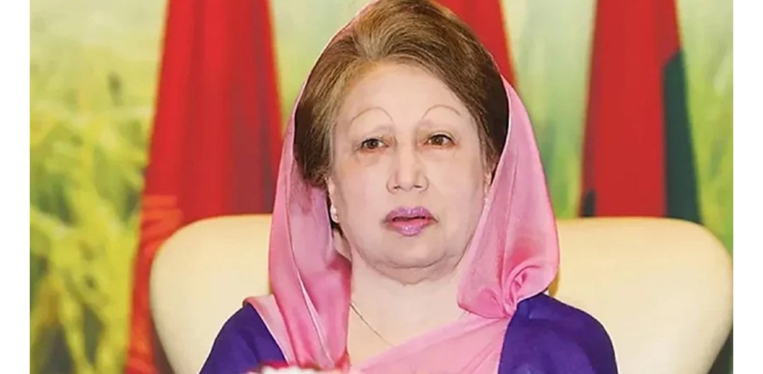 শেষ মুহূর্তে সিদ্ধান্ত বদল, এয়ার অ্যাম্বুলেন্সে দেশে ফিরবেন খালেদা জিয়া