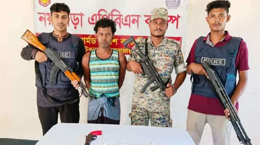 টেকনাফে নয়াপাড়া রেজিস্টার্ড রোহিঙ্গা ডাকাত অস্ত্রসহ গ্রেপ্তার।