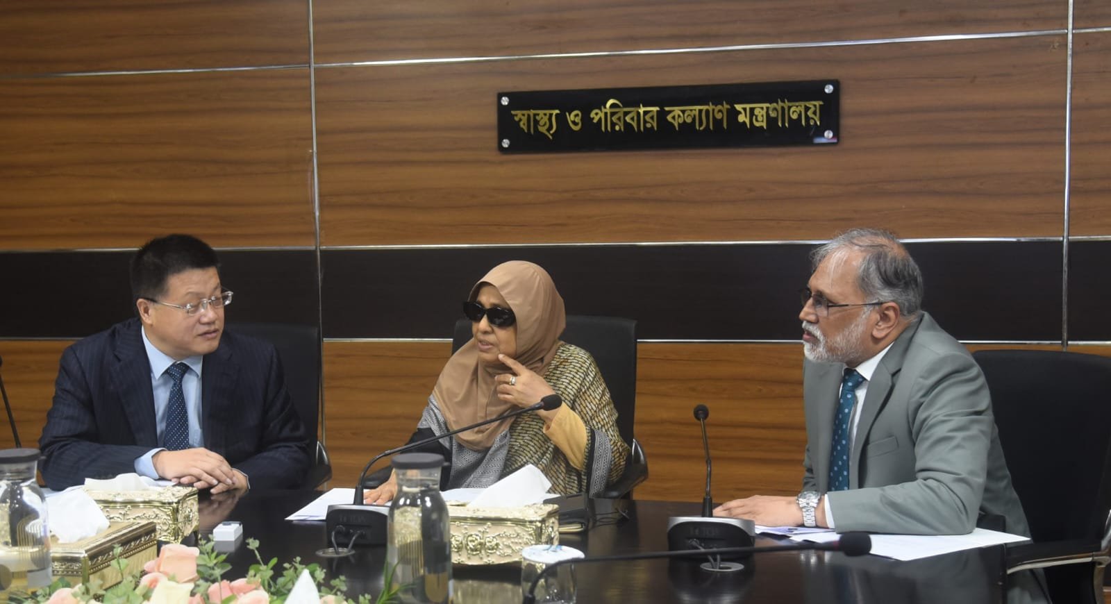 স্বাস্থ্য উপদেষ্টার সঙ্গে চীনা রাষ্ট্রদূতের সাক্ষাৎ