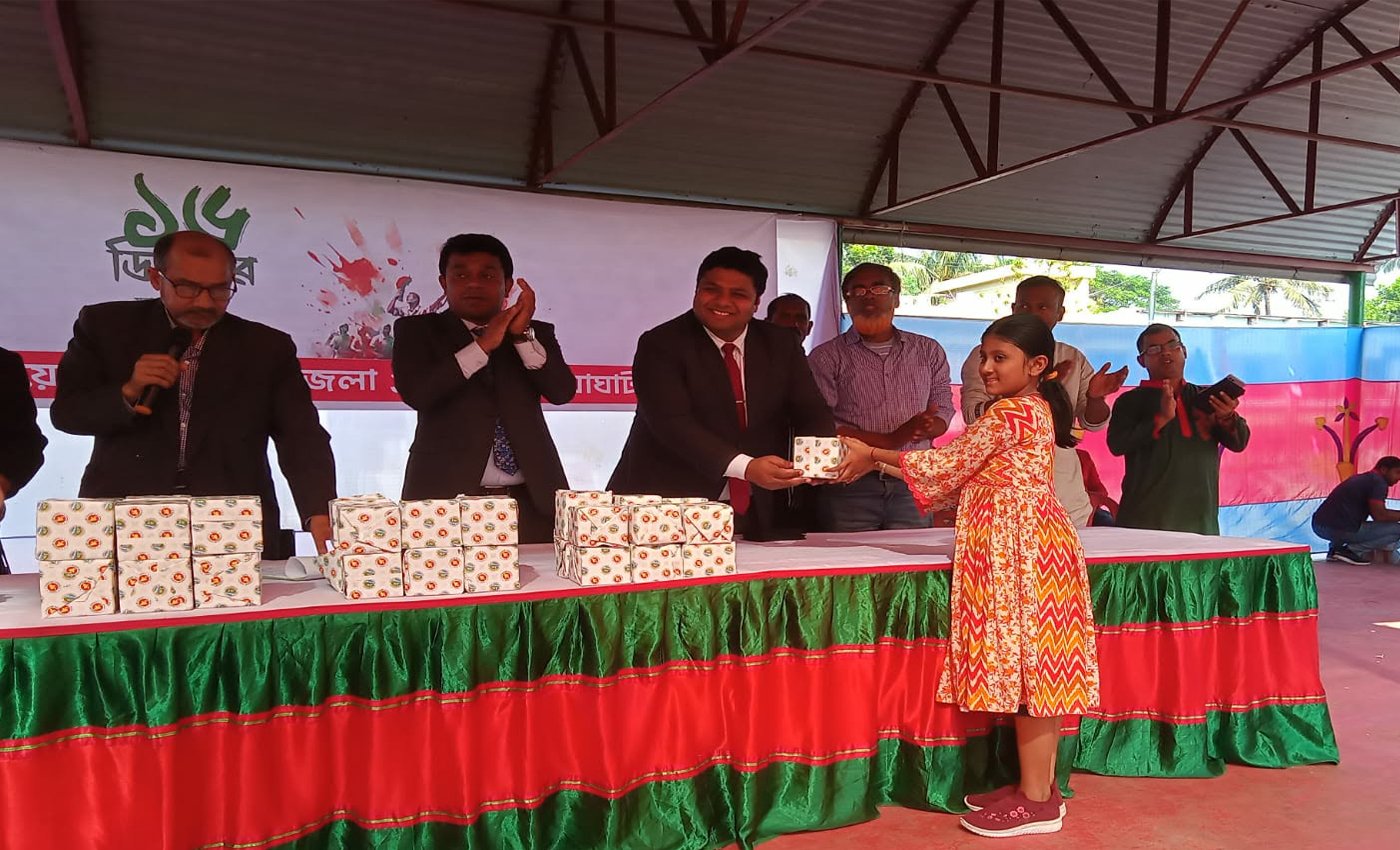 বটিয়াঘাটায় প্রশাসনের আয়োজনে বর্ণাঢ্য কর্মসূচিতে উদযাপিত মহান বিজয় দিবস