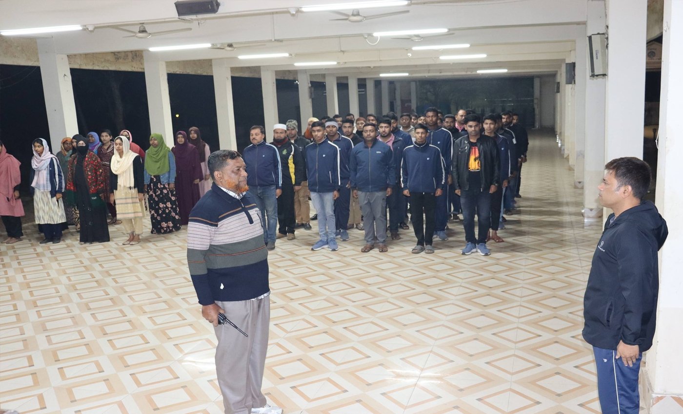 লক্ষ্মীপুর পুলিশ লাইন্সে রাত্রীকালীন কেন্দ্রীয় রোলকল সম্পন্ন