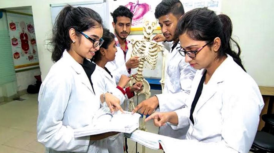 এমবিবিএস ভর্তিতে জিপিএ কমানোর দাবি শিক্ষার্থী ও বিপিএমসিএ’র