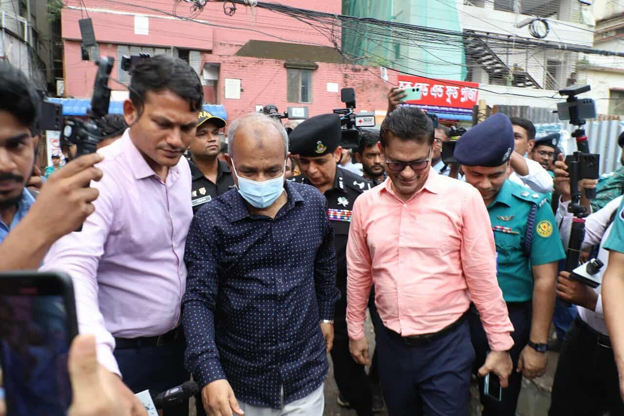 দেশে যত বড় চাঁদাবাজই থাকুক তাকে আইনের আওতায় আনা হবে - স্বরাষ্ট্র উপদেষ্টা লেফটেন্যান্ট