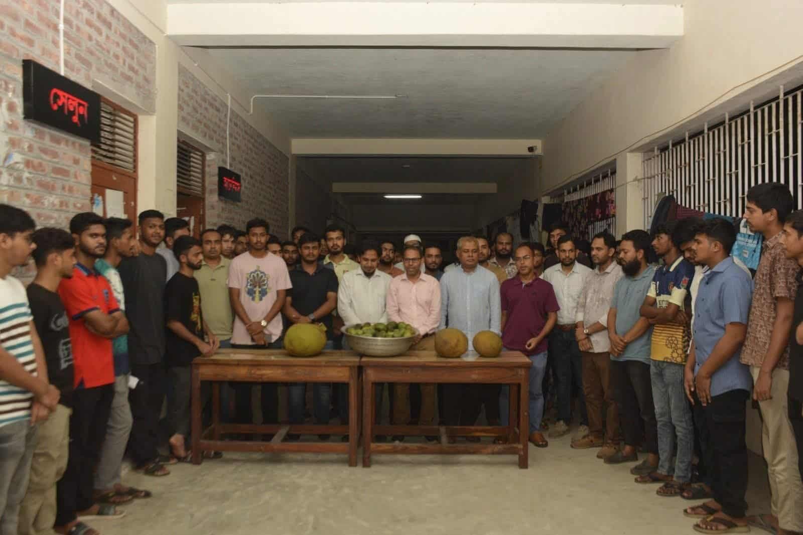 পটুয়াখালী বিজ্ঞান ও প্রযুক্তি বিশ্ববিদ্যালয়ে ফল উৎসব অনুষ্ঠিত