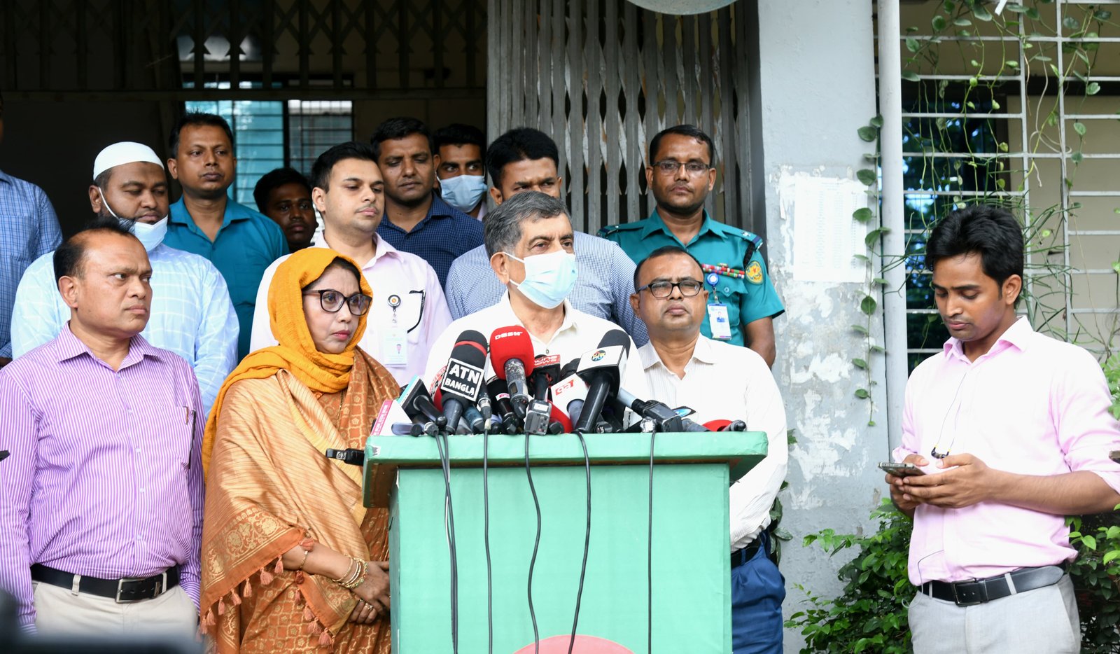 সকলে সচেতন থাকলে প্রশ্নফাঁসের কোনও সুযোগ অসাধু চক্র পাবে না -------শিক্ষা উপদেষ্টা