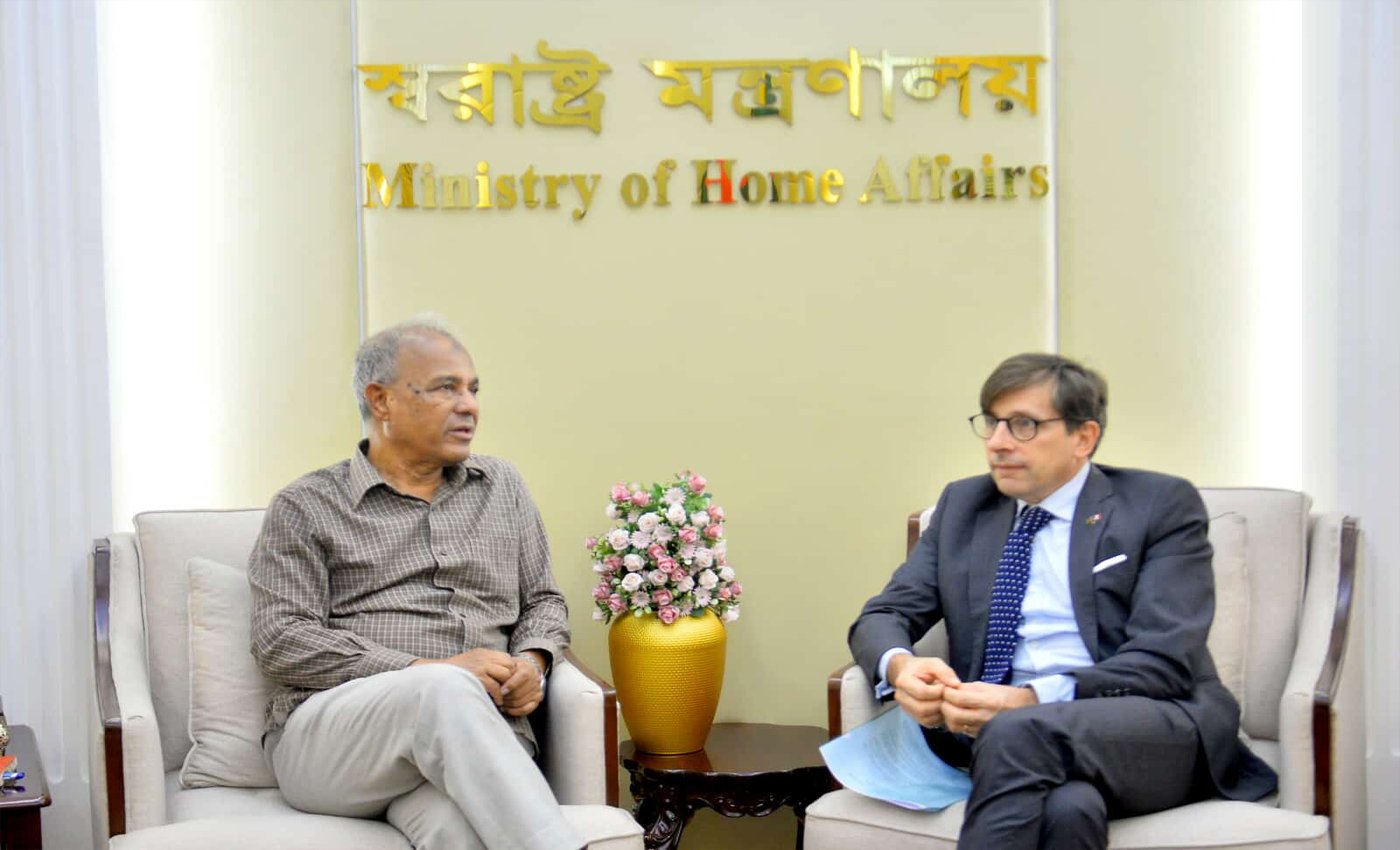 ফায়ার সার্ভিসের সক্ষমতা বৃদ্ধিতে ফ্রান্সকে সহযোগিতার আহ্বান স্বরাষ্ট্র উপদেষ্টার