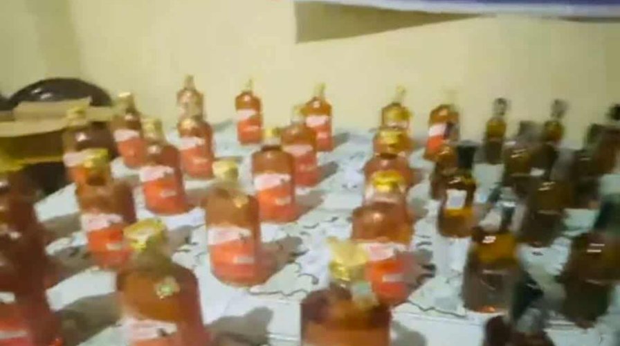 দোয়ারাবাজারে পুলিশের অভিযানে ৬৩ বোতল ভারতীয় মদ উদ্ধার