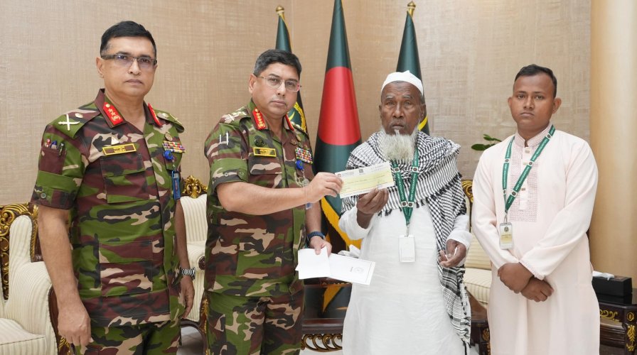 জুলাই আগস্ট গণঅভ্যুত্থানে শহীদ আবু সাঈদ এর পরিবার'কে সেনাপ্রধান কতৃর্ক আর্থিক সহায়তা হস্তান্তর