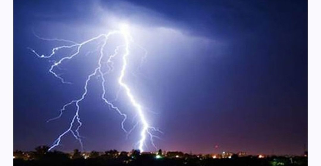 নওগাঁর মহাদেবপুরে বজ্রপাতে হারুন অর রশিদ (৪৫) নামের এক কৃষকের মৃত্যু হয়েছে।