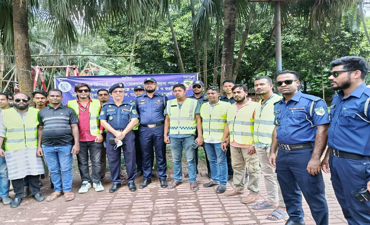নিরাপদ সড়ক নিশ্চিত করতে সাভার হাইওয়ে থানার মতবিনিময় সভা