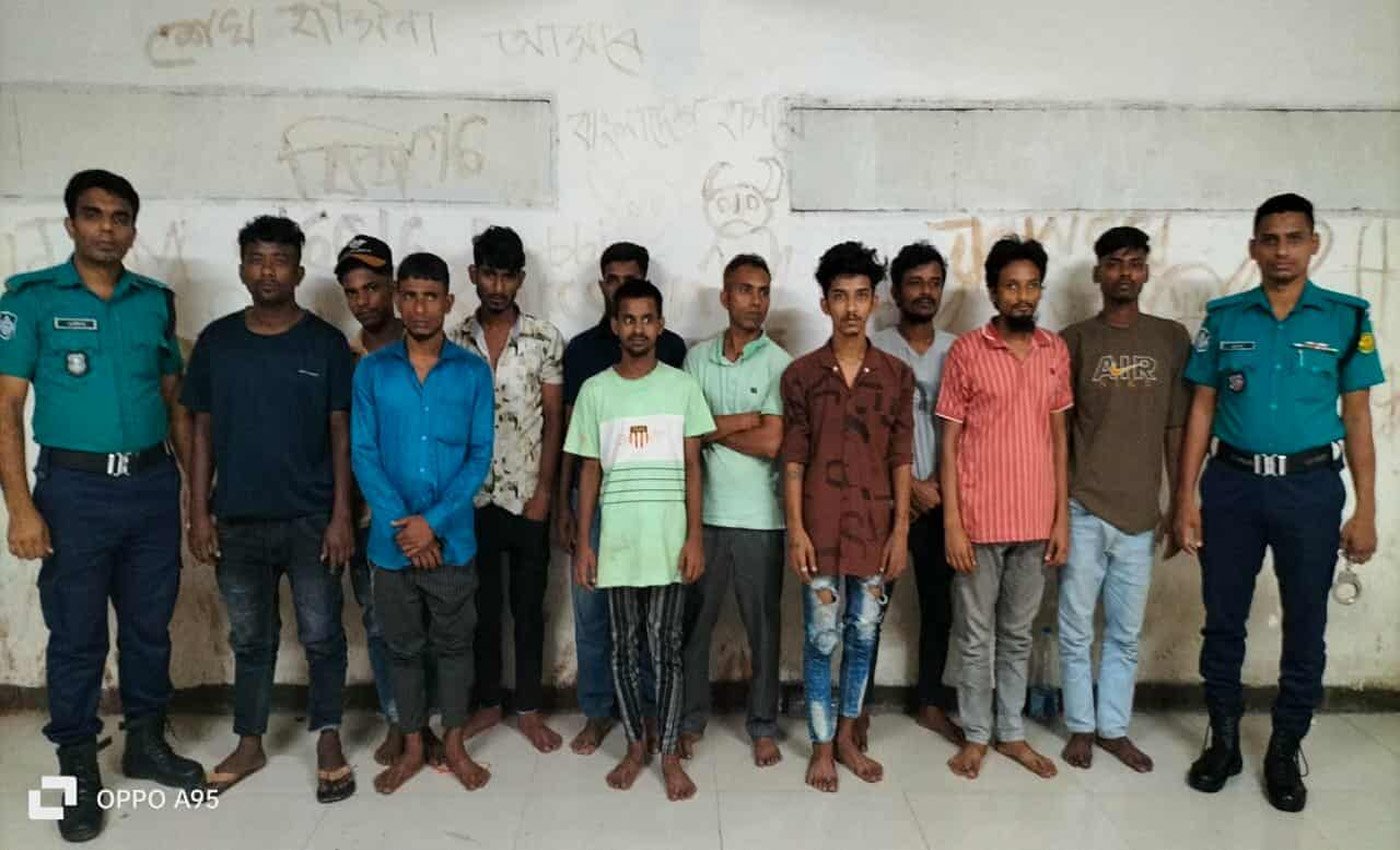 মোহাম্মদপুরে বিশেষ অভিযানে ১২ জন গ্রেফতার