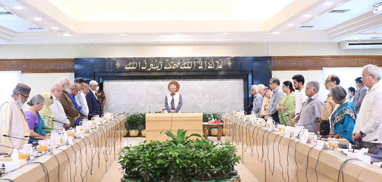 আজ উপদেষ্টা পরিষদের বৈঠকে স্কুলের নিহত দুজন শিক্ষককে রাষ্ট্রীয় সম্মাননা প্রদানের সিদ্ধান্ত হয়েছে