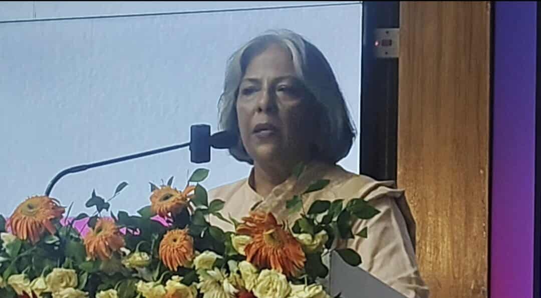 মানবসভ্যতার উৎকর্ষ আর অগ্রযাত্রাকে অব্যাহত রাখতে নারী-পুরুষ নির্বিশেষে কি ঘরে কি বাইরে প্রতিটি মানুষের অবদান রয়েছে।