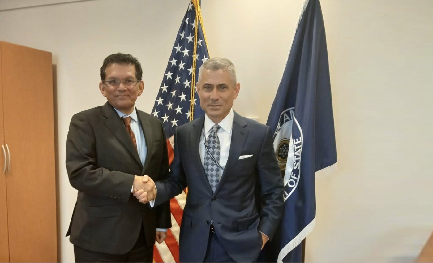 জাতীয় নিরাপত্তা উপদেষ্টা মার্কিন কর্মকর্তাদের সাথে সাক্ষাৎ করেছেন