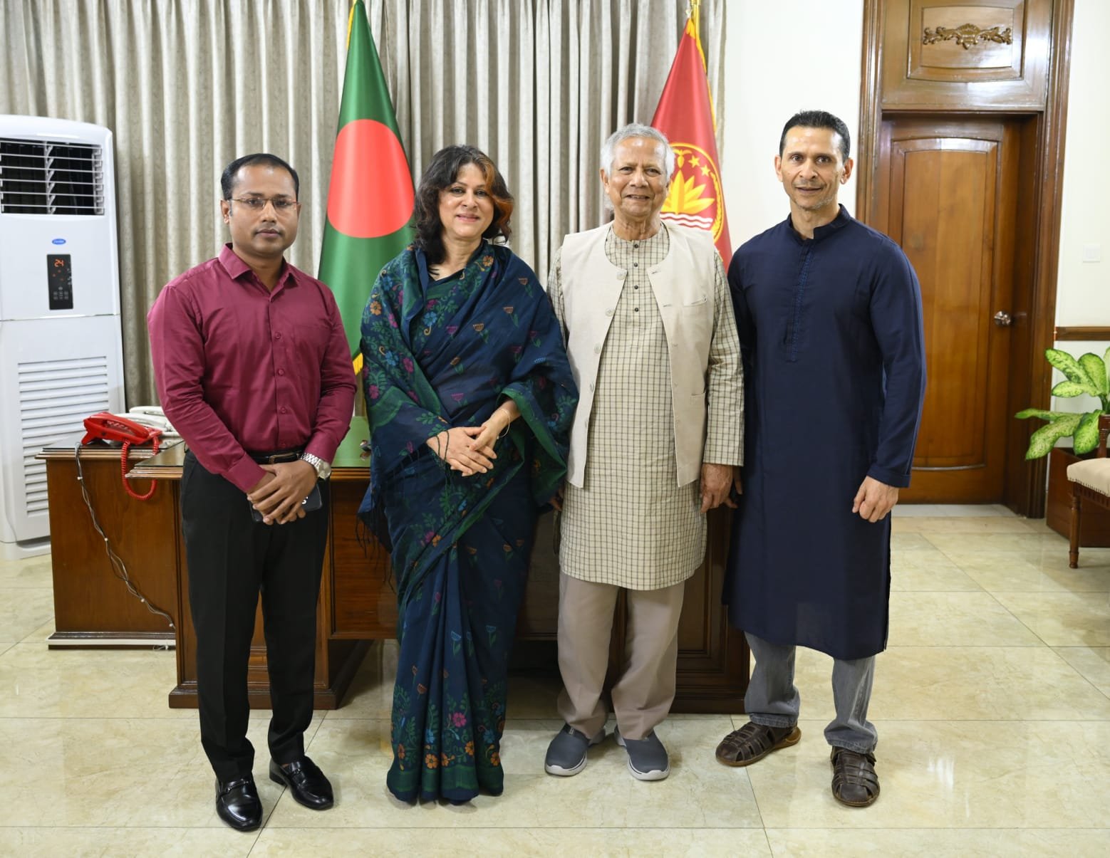 প্রধান উপদেষ্টার সঙ্গে তাজউদ্দিন পরিবারের সৌজন্য সাক্ষাৎ