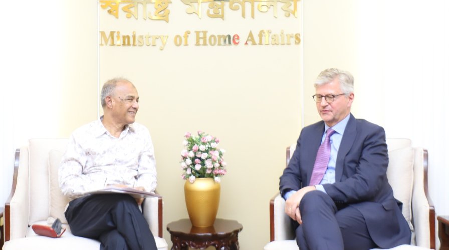 জাতিসংঘ শান্তিরক্ষা মিশনে বাংলাদেশ থেকে আরও বেশি হারে ফোর্স নেয়ার অনুরোধ স্বরাষ্ট্র উপদেষ্টার