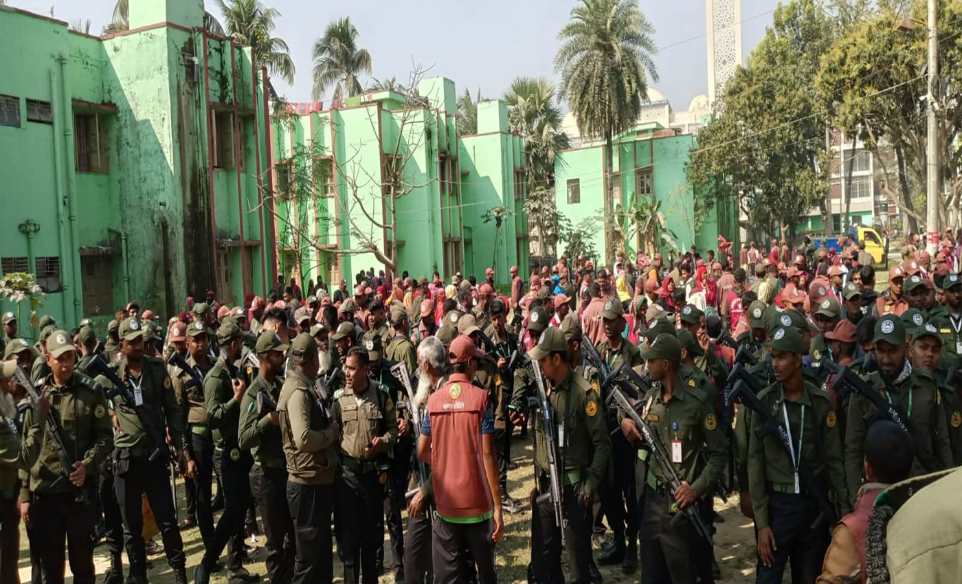 ত্রয়োদশ জাতীয় সংসদ নির্বাচনে ভোটকেন্দ্রের নিরাপত্তায় নওগাঁর রানীনগরে আনসার-ভিডিপির প্রস্তুতি সম্পন্ন