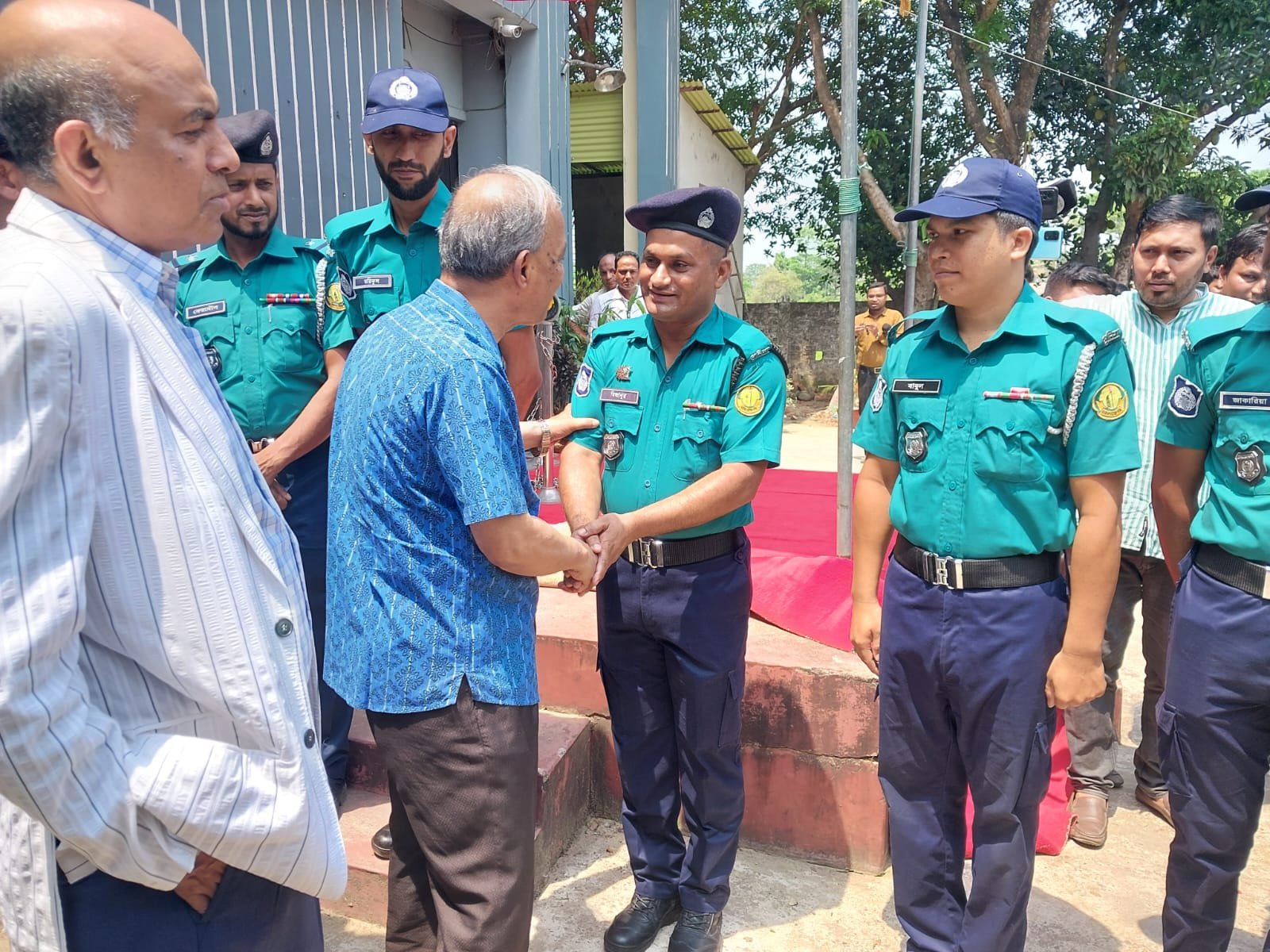 কেউ আইন নিজের হাতে তুলে নিলে কঠোর ব্যবস্থা- স্বরাষ্ট্র উপদেষ্টা