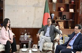 কানাডার সংসদ সদস্যদের একটি প্রতিনিধি দল পররাষ্ট্র উপদেষ্টার সাথে সাক্ষাৎ করেছে