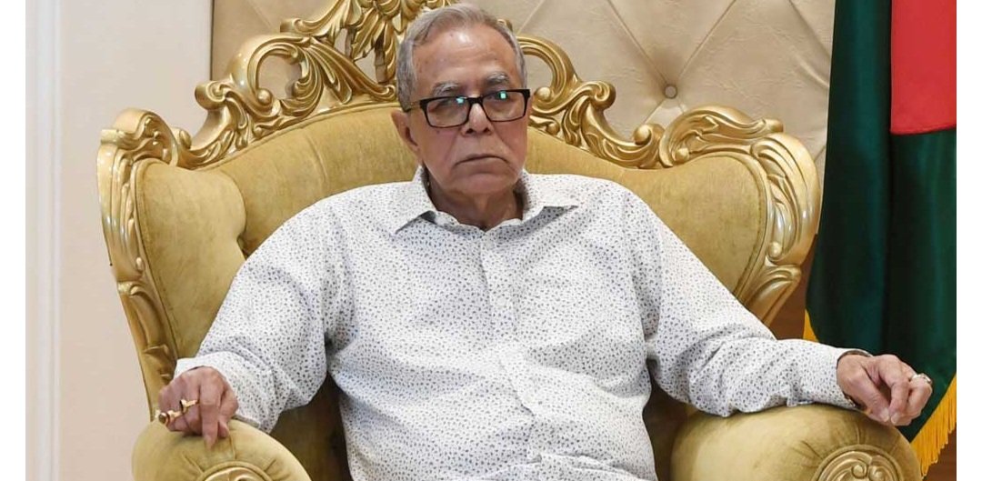 দেশ ছাড়লেন সাবেক রাষ্ট্রপতি আবদুল হামিদ