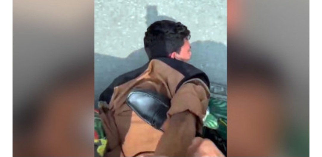 ছাত্রলীগ কর্মীকে মারধরের পর পিঠে পাড়া দিয়ে অটোরিকশায় শহর ঘোরাল ছাত্রদল