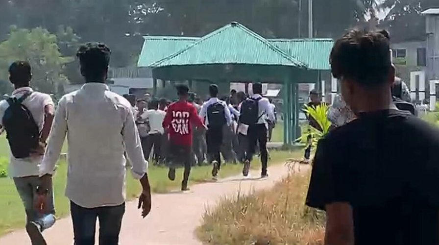 বাগেরহাটে প্রফুল্ল চন্দ্র  কলেজে ছাত্রদল সভাপতির ওপর হামলা