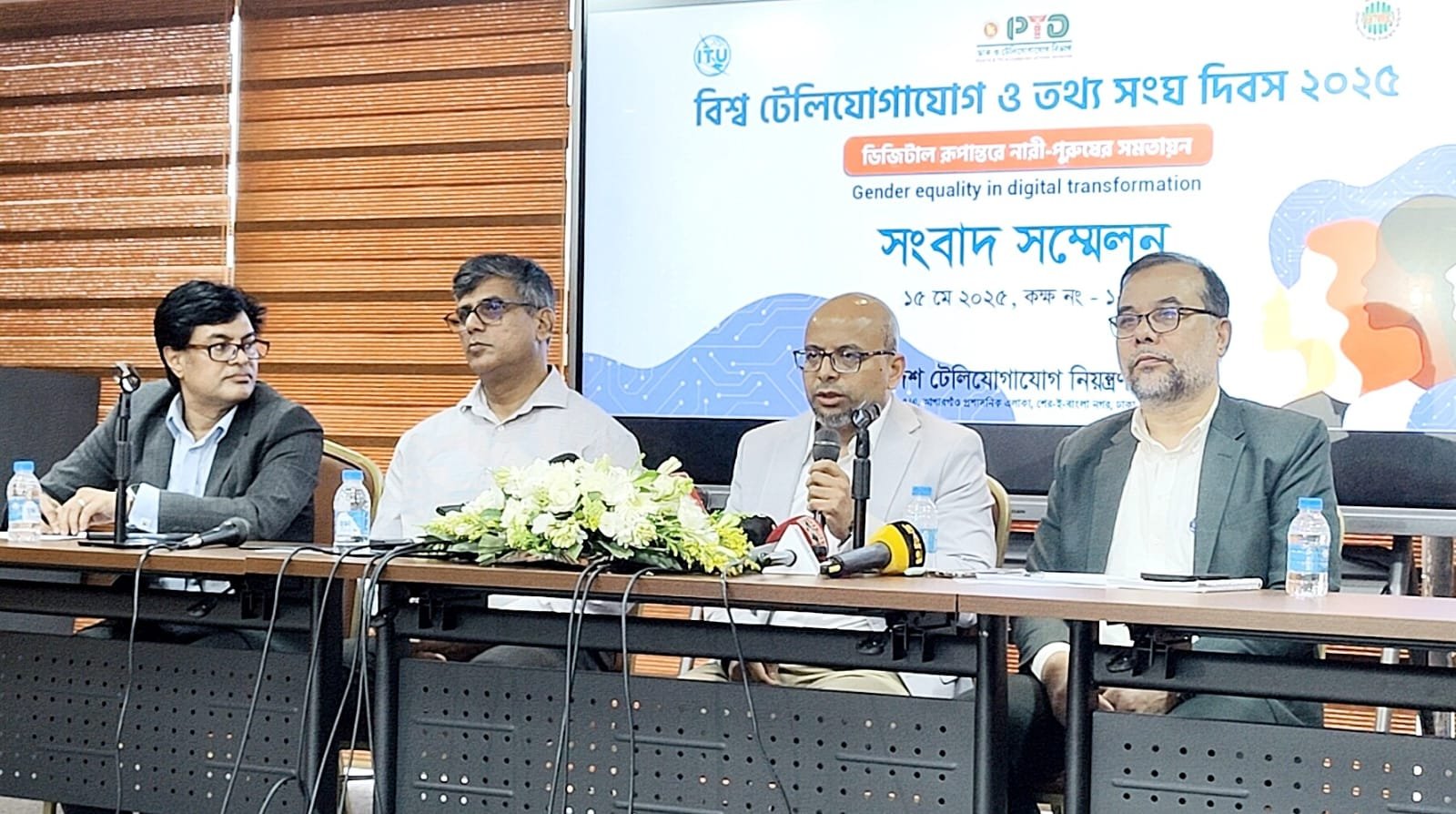 ইন্টারনেটের মূল্য না কমালে অপারেটরদের বিরুদ্ধে ব্যবস্থা:  ফয়েজ আহমদ