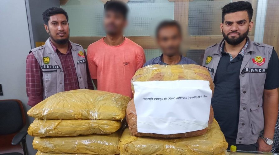 পৃথক অভিযানে প্রায় ২৬ কেজি গাঁজা, ৬০০ পিস ইয়াবা ও মাইক্রোবাসসহ তিন মাদক কারবারিকে গ্রেফতার করেছে ডিবি