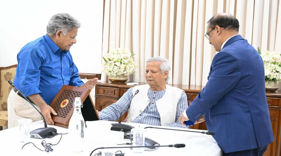 শতবর্ষী প্যাডেল স্টিমার পুনরায় চালু: ঐতিহ্য বাঁচাতে প্রধান উপদেষ্টার উচ্ছ্বাস