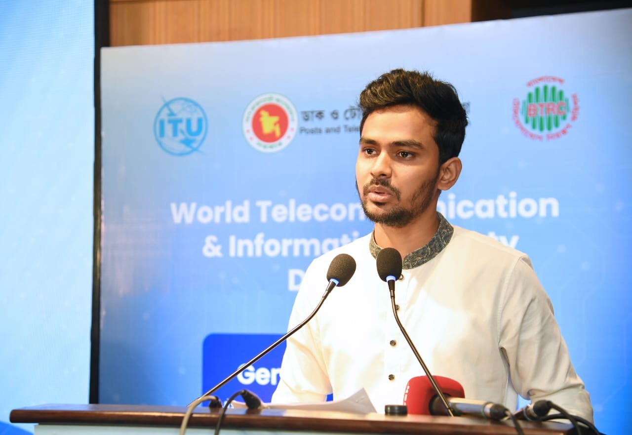 জনবান্ধব সেবা নিশ্চিতকরণের জন্য হিউম্যান টাচ উঠিয়ে ডিজিটাল প্রক্রিয়ায় সকল কার্যক্রম নিয়ে আসবে স্থানীয় সরকার,পল্লী উন্নয়ন  ও মন্ত্রণালয়।  - স্থানীয় সরকার উপদেষ্টা