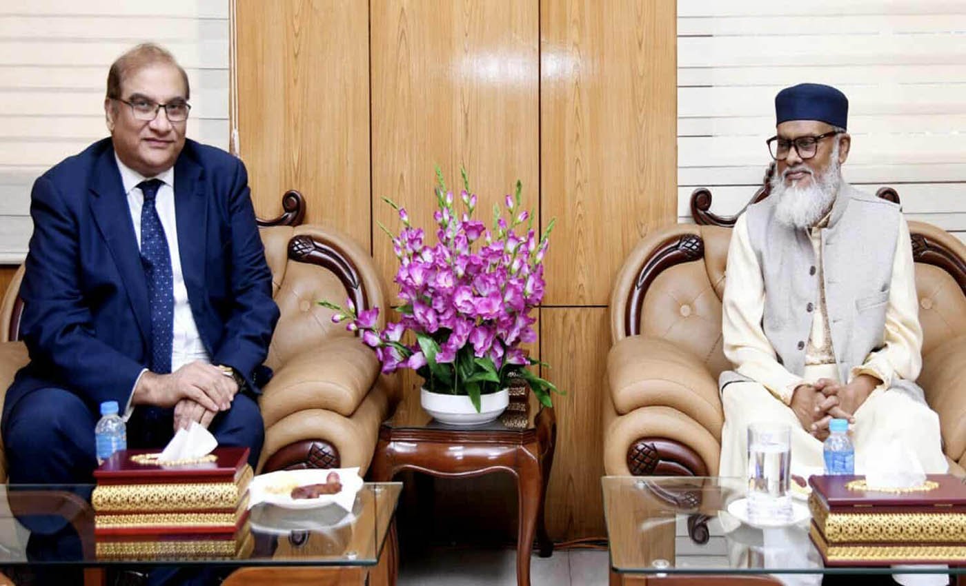 ধর্ম উপদেষ্টার সাথে পাকিস্তানের নবনিযুক্ত হাইকমিশনারের সৌজন্য সাক্ষাৎ