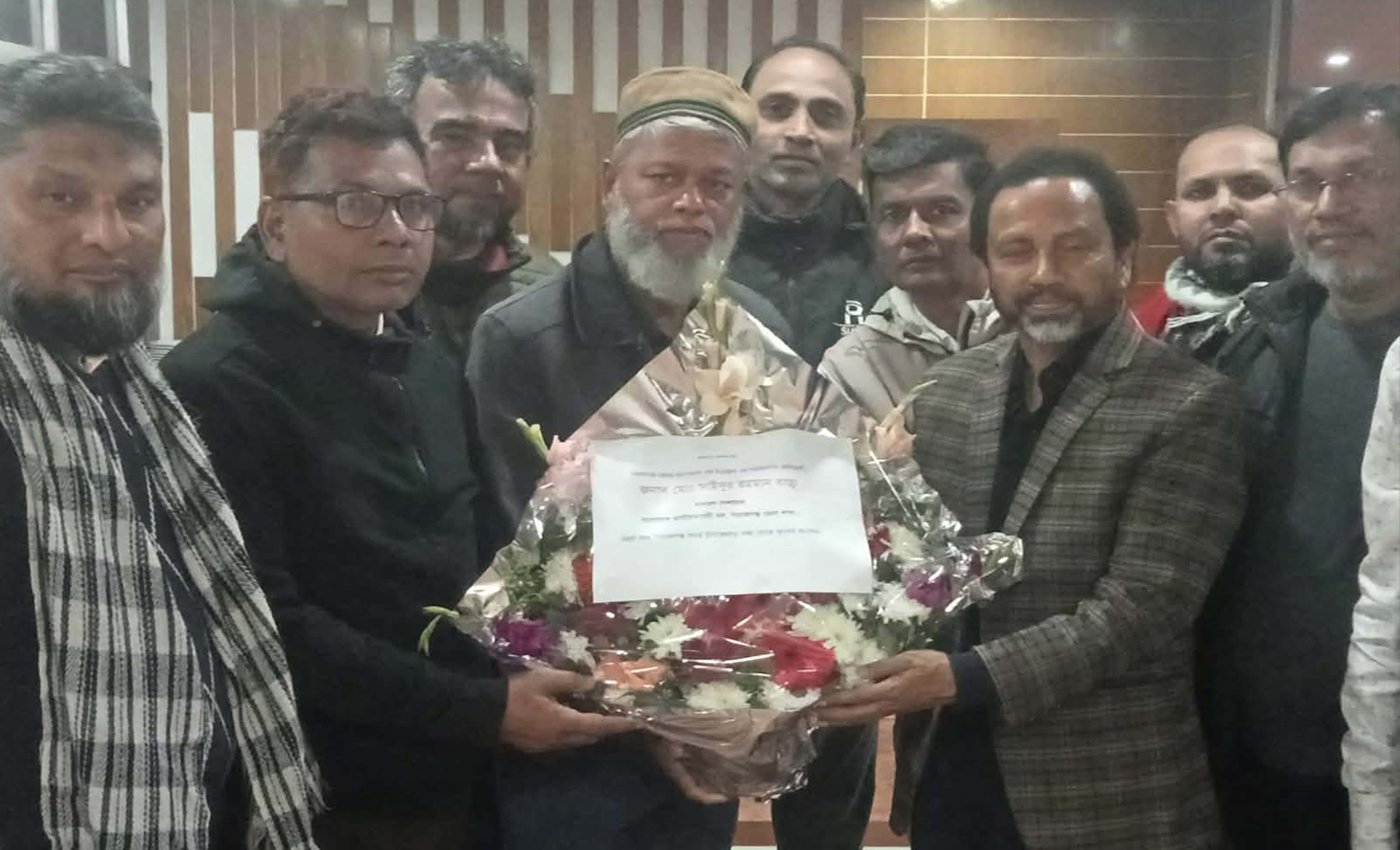 চেম্বার অফ কমার্সের প্রেসিডেন্ট বাচ্চুকে শুভেচ্ছা জানালেন জিয়া মঞ্চ সিরাজগঞ্জ সদর থানার নেতৃবৃন্দ