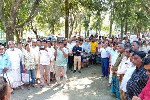 পীরগঞ্জে ক্ষুদ্র ও প্রান্তিক কৃষকদের মাঝে বিনামূল্যে সার ও বীজ বিতরণ