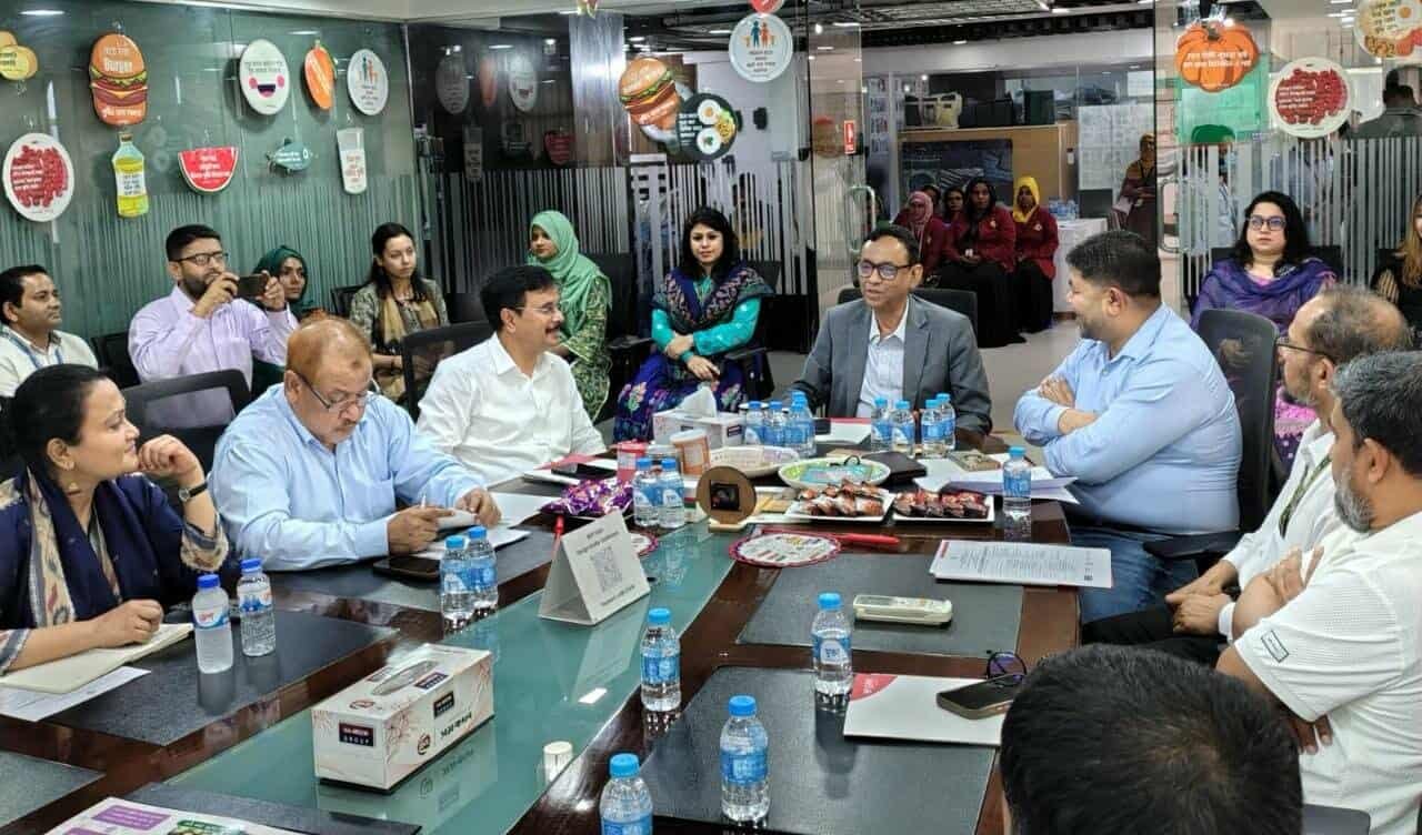 GAIN এর 'স্বপ্ন' প্রকল্পের অগ্রগতি দেখতে হা-মীম গ্রুপের কারখানা পরিদর্শন করলেন শ্রম সচিব