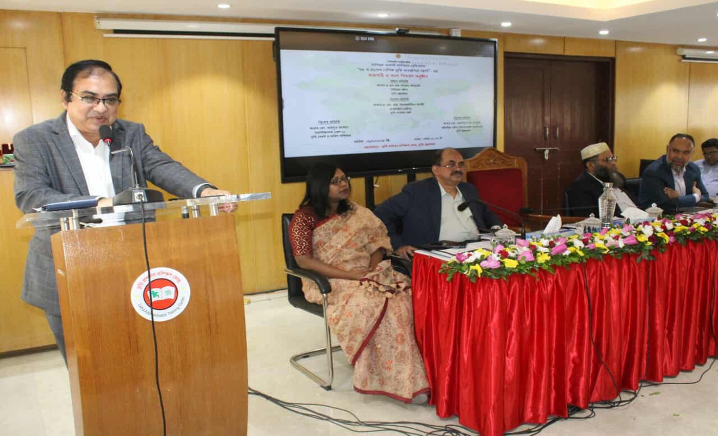 নীতিনৈতিকতা ও সততার সঙ্গে কাজ করলেই প্রশাসনের ভাবমূর্তি অক্ষুণ্ণ থাকবে — সিনিয়র সচিব এ.এস.এম সালেহ আহমেদ