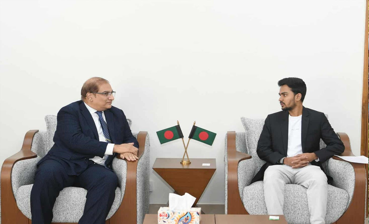 স্থানীয় সরকার উপদেষ্টা ও পাকিস্তানের হাইকমিশনারের সৌজন্য সাক্ষাৎ