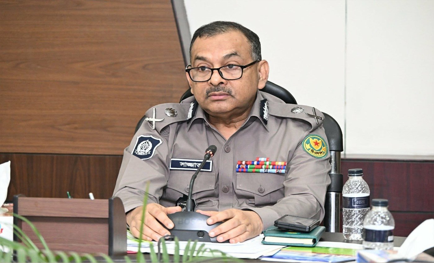 ঢাকা মহানগর ভোটকেন্দ্রে সর্বোচ্চ নিরাপত্তা নিশ্চিত করার নির্দেশ ডিএমপি কমিশনারের
